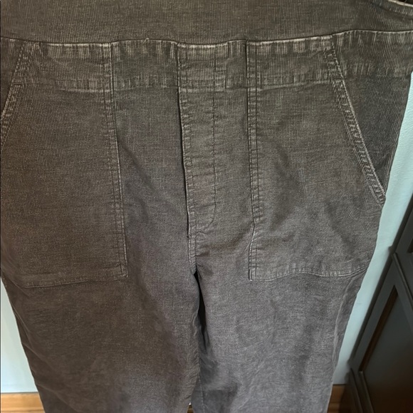 Aerie Gray Distressed Corduroy Overalls - Picture 4 of 13